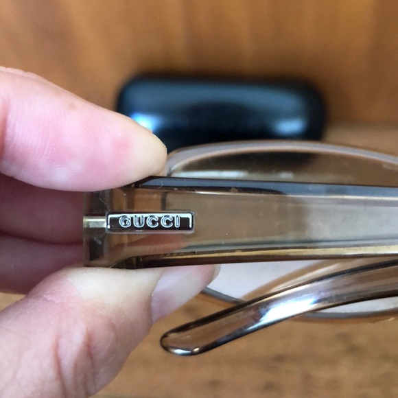 Gucci Glasses - Picture 4 of 6